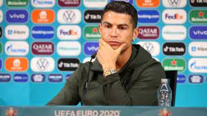 The company's share price dropped from $56.10 to $55.22 almost immediately after ronaldo's gesture, a 1.6% dip. D1c4jvw Faxuqm