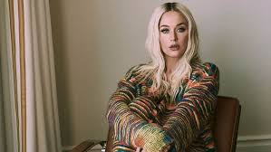 Katy perry and hunter metts perform katy's thinking of you like you've never heard it before! Bdag0bplp Tacm