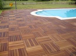 Bordure De Piscine En Bois Ou Wpc Conseils Et Options De Design Bordure Conseils Design Options Piscine Poolumrandung Holz Aussenboden Pool
