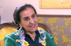 شمس البارودي التي تبلع من العمر الآن 75 عاما، نشرت صورة على طريقة السليفي مع زوجها حسن يوسف، وظهرت بالحجاب الذي ارتدته منذ سنوات طويلة بعد اعتزالها الفن. Ù…Ù† Ù‡ÙŠ Ù„Ø·ÙŠÙØ© Ø§Ù„Ø¨Ø±Ø§Ùƒ ÙˆÙŠÙƒÙŠØ¨ÙŠØ¯ÙŠØ§ Ø§Ù„Ø®Ù„ÙŠØ¬ ØªØ±Ù†Ø¯
