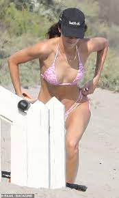 Jenner confirmed booker is her partner, telling cohen, he's my boyfriend, when asked. Kendall Jenner Sizzles In Skimpy Bikini On Romantic Beach Date With Her New Beau Devin Booker Daily Mail Online