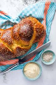 Challah Das Rezept Fur Traditionelles Judisches Zopfbrot Zum Shabbat Gourmetguerilla S Foxy Food Lebensmittel Essen Rezepte Hefezopf