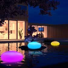 Solarleuchten für den garten aussuchen für jeden bereich des grundstücks gibt es eine vielförmige auswahl an schönen solarlampen, ob grünflächen, beete, wege oder hauswände. Grosse Led Solarlampe Garten Solarleuchte Mit Kaufland De