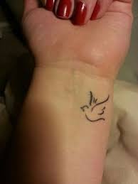 30 Cool Small Wrist Tattoo Ideas For Women Styleoholic