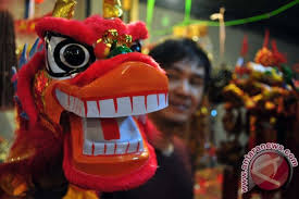 Dan untuk kode alam cicak di erek erek berada di halaman 01 cicak. Prosesi Barongsai Sambut Tahun Baru Imlek Di Kuta Antara News