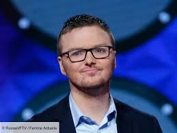 © capture d'écran du compte youtube n'oubliez pas les paroles. Exclu Renaud N Oubliez Pas Les Paroles Les Details Sur Son Mariage Son Demenagement Son Argent Il Nous Dit Tout Femme Actuelle Le Mag
