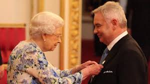 Today we say goodbye to eamonn holmes after 11 years at sky news. Eamonn Holmes Collects His Obe From The Queen Bbc News
