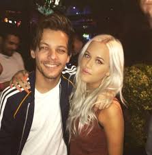Felicite, the sister of one direction singer louis tomlinson, was an aspiring fashion designer who had 1.3 million followers on instagram. Louis Tomlinson S Sister Lottie Defends Going On Night Out After Her Mum Died 247 News Around The World