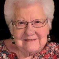 Deanna Petree's Instagram, Twitter & Facebook