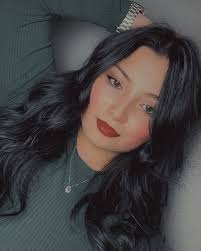 sooo many layers.. of clothes and snow! ❄️🎿 Ps : I very much so.. ate  shit.. trying to ski the first time 🤣