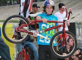Dhers has one won so many competitions over the years it's now almost a certainty he'll get a medal whenever he decides to turn up. Bike Check Daniel Dhers