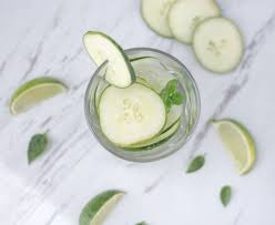 Kombinasi dua buah yang mengandung vitamin c tinggi ini sangat baik untuk menjaga kesehatan tubuh sekaligus menurunkan berat badan. 8 Resep Infused Water Sederhana Agar Air Putih Jadi Sekejap Menggoda Selera