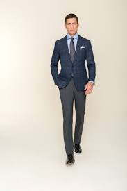 Bei Dieser Kombination Nach Mass Steht Das Einreihige Viertelgefutterte Sacco Im Vordergrund Zeitlos A Herrenmode Anzuge Business Casual Manner Gentleman Mode