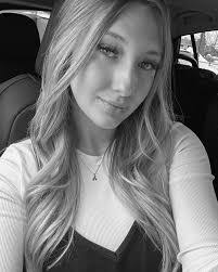 Caitlyn Hurst's Instagram, Twitter & Facebook