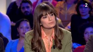 Infos über das musikvideo, song und interpret(en). Clara Luciani Se Confie Sur La Difficulte D Etre Celebre Ce Qui Est Violent C Est La Redescente