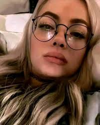 Honestly, I'm not feeling very happy… I still don't understand why I'm  single or why it feels like no one truly loves me. It weighs