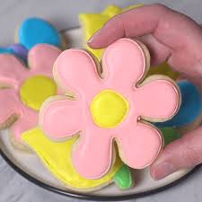 This Royal Icing Is Easy To Make And Will Make Your Cookies Look Professional Diy Home Easy Royal Icing Recipe Icing Recipe Royal Icing