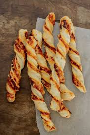 Schneller Snack Gedrehte Pizzastangen Lieberbacken Rezept Fingerfood Schnelle Snacks Pizza Stangen