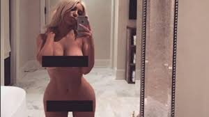 Nackt-Selfie: Bette Midler macht sich über Kim Kardashian lustig