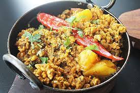 Chicken Keema Aloo Balti Recipe Main Dishes With Vegetable Oil Minced Chicken Onions Garlic Paste Ginger Paste G Chicken Keema Recipes Indian Food Recipes