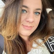 Danielle Gorney's Instagram, Twitter & Facebook