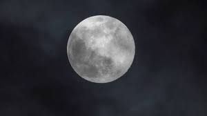 Géminis, la luna creciente te ayudará a conectarte contigo mismo y así descubrir lo que realmente quieres en la vida. Q6cdey9fvvygfm