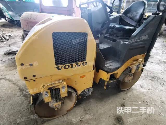 Volvo DD16 Smooth Drum Roller