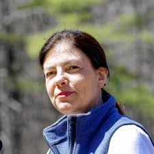 Sununu endorses Kelly Ayotte to succeed him as NH governor