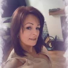 Carla Lawler's Instagram, Twitter & Facebook