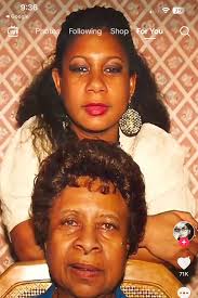 Throwback photo of the comedian Luenell with her Mother✨