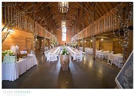 Classy Arkansas Barn Wedding At Pratt Place Barn In Fayetteville Ar Decorations Inside The Barn For Northwest Arkansas Weddings Arkansas Wedding Barn Wedding