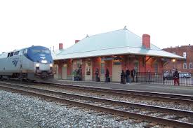 The klang komuter station (formerly known as the klang railway station) is a train station served by the ktm komuter's port klang line train service in malaysia.it is located at jalan besar, in the southern area of klang.parallel to this station is a ktm depot for locomotive and for repairing of freight wagons. Stesen Kereta Api Wikipedia Bahasa Melayu Ensiklopedia Bebas