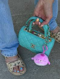 Pin van Ife Balogun| Makeup, Skincare op BAGS