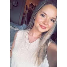 Emily (@emilyscraba)