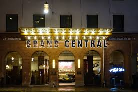 På scandic grand central möts du av en atmosfär där barer och restauranger tillsammans bildar ett urbant sceneri. Hotell Scandic Grand Central I Stockholm Ladies Abroad