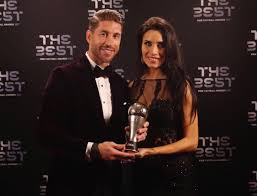 Très discrète d'habitude, l'épouse de lionel messi, antonela roccuzzo, a posté deux photos sur les réseaux sociaux qui ont attiré l'attention des communautés virtuelles. Georgina Rodriguez Pilar Rubio Y Antonella Roccuzzo El Club De Las Embarazadas De Los The Best