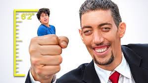 Louella Chambers's Instagram, Twitter & Facebook