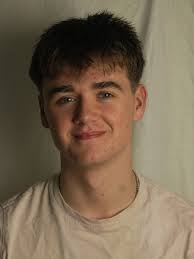 MEET THE CAST OF 'LEGALLY BLONDE'! 🎤 What is your name? My name is Aidan  Crowley. 💖 🎤What part(s) do you play in 'Legally Blonde'? I play the role  of Aaron Shultz