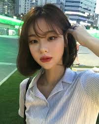 17 Showy Korean Hairstyles Short Bangs Short Hair With Bangs Korean Short Hair Bangs Asian Short Hair