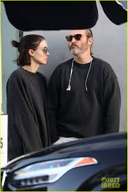 The joker star and his fiancée first. Rooney Mara Joaquin Phoenix Keep A Low Profile At Lunch Photo 4055005 Joaquin Phoenix Rooney Mara Pictures Just Jared