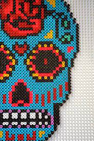 I barnets første livsår utvikles de mest grunnleggende ferdighetene: Hobbyvimsa Hama Beads Hama Perler Sugar Scull Oppskrift