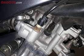 Jadi kalau businya hitam, bisa dipastikan silindernya hitam juga. Tips Memasang Busi Di Mesin Motor Yang Benar Begini Caranya Gridoto Com