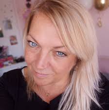 Memcwel Ото POZYTECZNY IDIOTA TUSKA