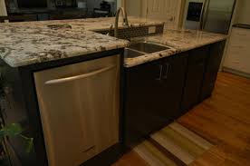 Feb 18, 2021 · while they provide a sleek and modern look to your kitchen, it can be harder to shop across brands due to the subtle differences in tones. Raised Dishwasher In Island