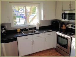 Veneer your boxes with a color or stain that will match your favorite scheme. Weisse Kuche Schranke Shaker Schranke Montiert Kuche Schranke Kabinett Einer Uberarbeitung Der O Installing Kitchen Cabinets Kitchen Cabinets Home Depot Kitchen