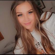 Lauren Leber's Instagram, Twitter & Facebook