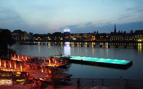 One Of The Most Unique Clubs In Berlin Badeschiff Is An Outdoor Beach Bar That Features A Pool In A River Amazing Swimming Pools Cool Swimming Pools Pool