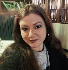 Mientras el sistema se base y sostenga de la subordinación y desigualdad de  las mujeres, no habrá paz para las mujeres. Esto significa que no pararán  las vi0lencias contra las mujeres, porque