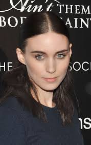 Ngl, when i first saw cara, i had to do a double take because she honestly looked that unrecognizable. Rooney Mara Presents How To Wear Blush When You Re Not A Blushing Beauty Type Glamour