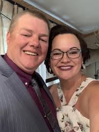 Hi all! I just wanted to introduce myself and share some photos about me. I  love the beach ⛱️ , live music 🎵 my family, my friends 💜, cruising 🛳 ,  cooking